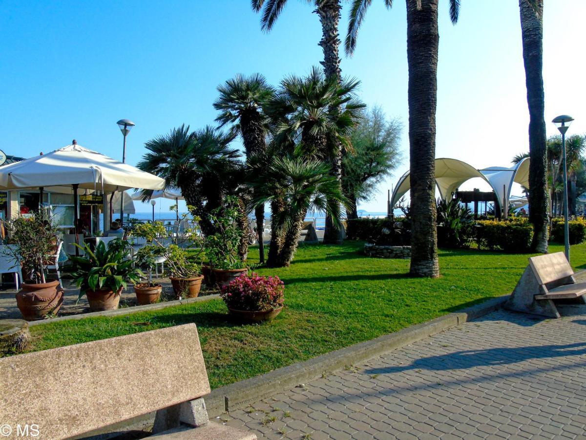 Pietra Home, Posto Auto, Ac ,Wifi, 150Mt Dal Mare Pietra Ligure Exterior foto
